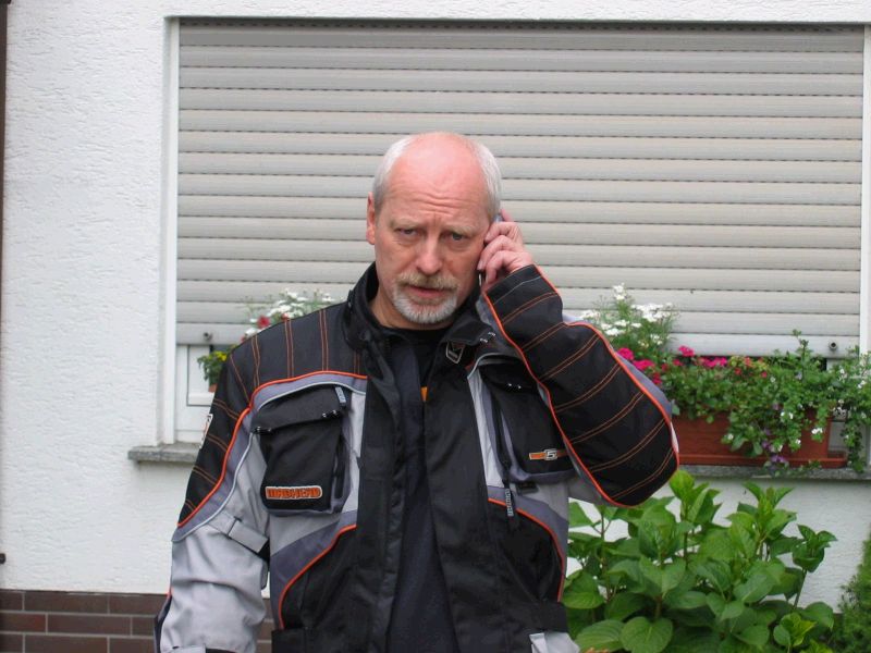 Tony gibt Bescheid - wir fahr'n jetzt los