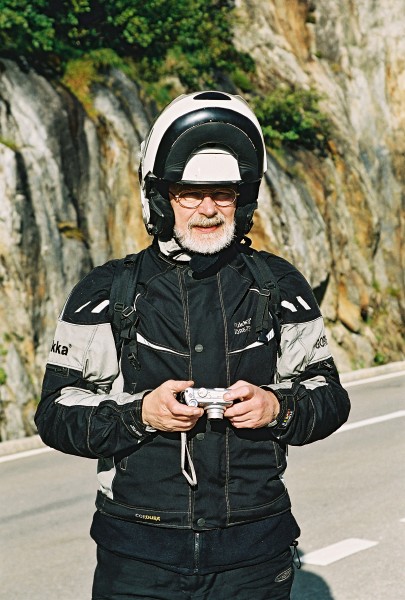 06f15p10_15a.jpg