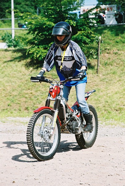06f12p05_33.jpg