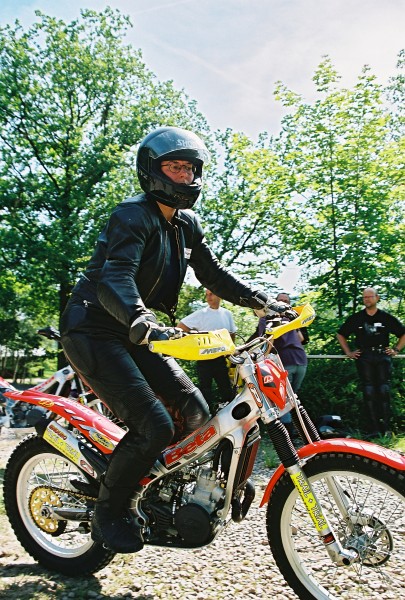 06f12p20_18.jpg