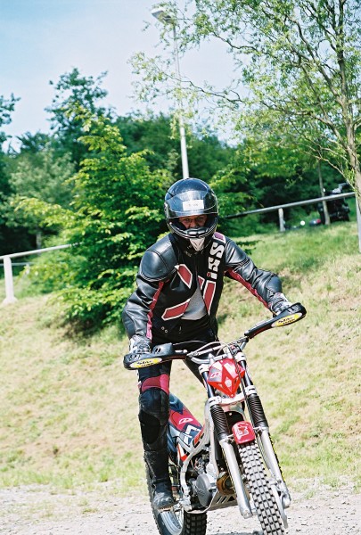 06f12p25_13.jpg