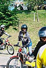 06F12p01_37.jpg